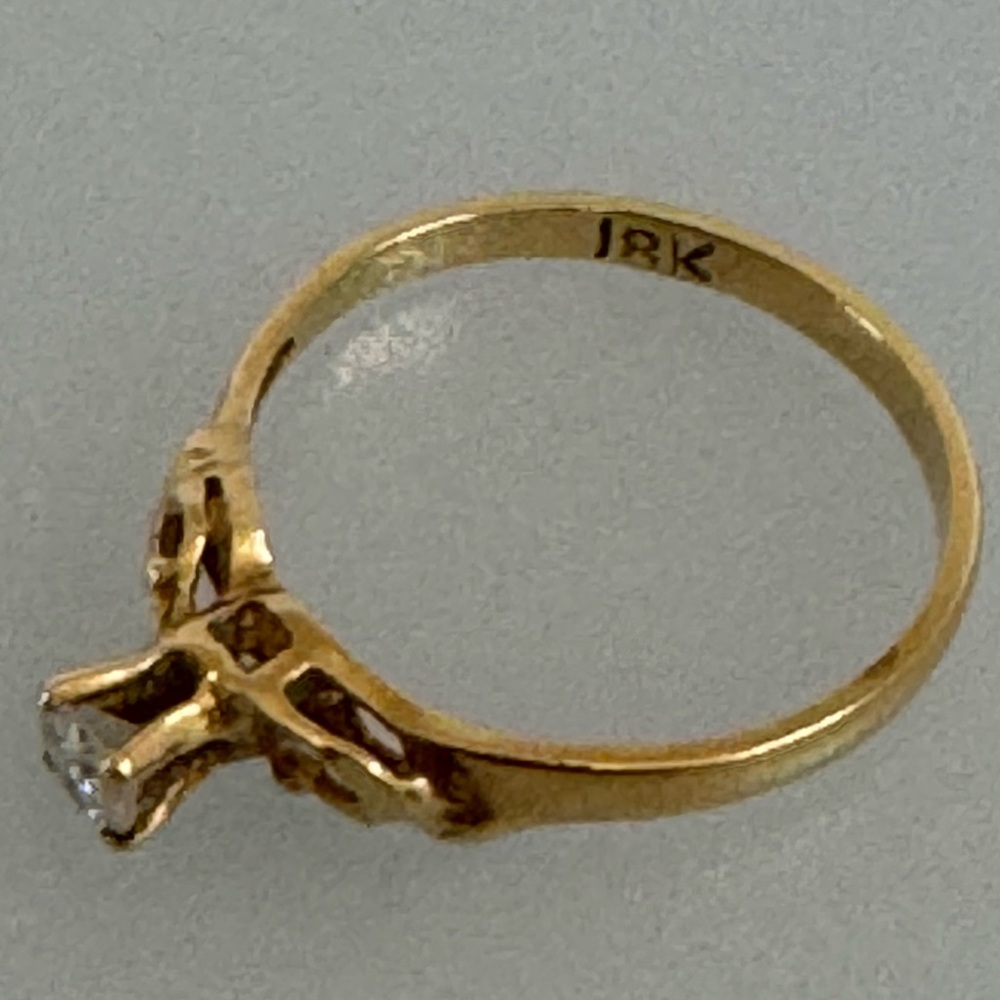 18k Diamond real solid gold engagement ring - Picture 3 of 5
